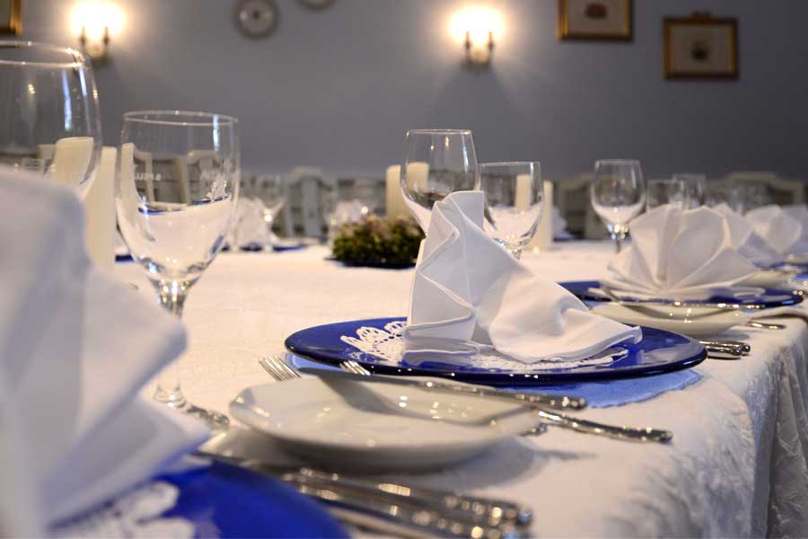 Porzellanstub‘n im Restaurant Limmerhof, ist der ideale Raum für Familienfeiern im kleinen Kreis Porzellanstub‘n im Restaurant Limmerhof